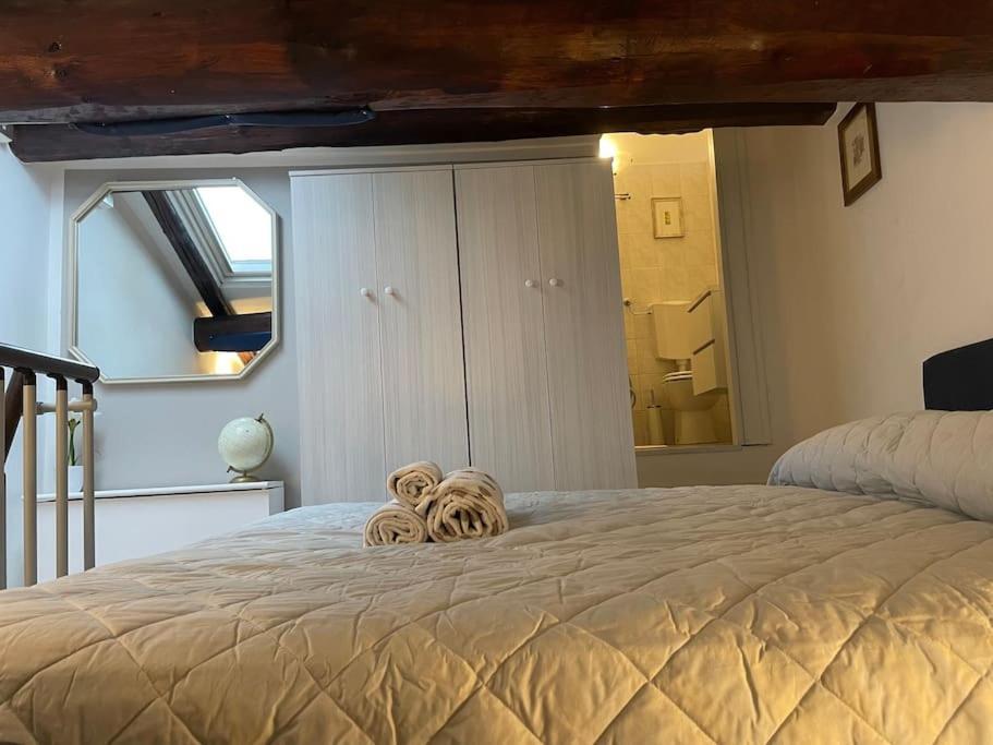 Accademia Love Apartment Bergamo Luaran gambar